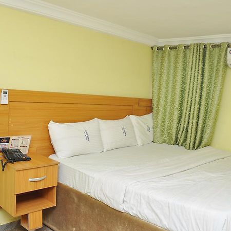 California Garden, Hotel & Suites Onitsha  Eksteriør billede